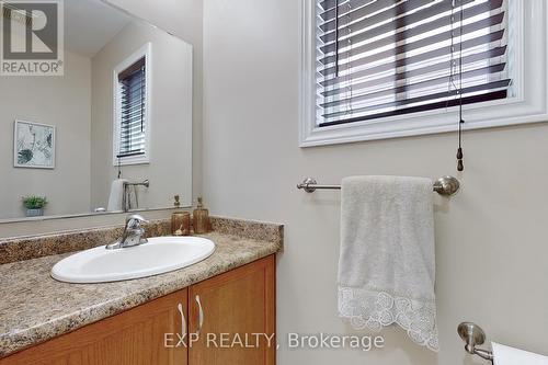 47 Simmonds Drive, Guelph (Waverley), ON - Indoor Photo Showing Bathroom