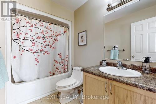 47 Simmonds Drive, Guelph (Waverley), ON - Indoor Photo Showing Bathroom