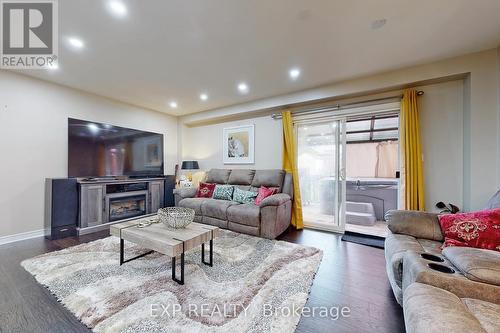 47 Simmonds Drive, Guelph, ON - Indoor Photo Showing Living Room