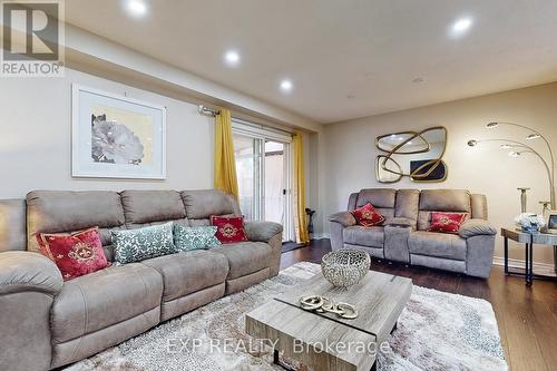 47 Simmonds Drive, Guelph (Waverley), ON - Indoor Photo Showing Living Room