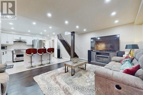 47 Simmonds Drive, Guelph (Waverley), ON - Indoor Photo Showing Living Room