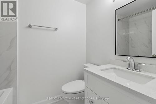16 Jasmine Square, Brampton, ON - Indoor Photo Showing Bathroom