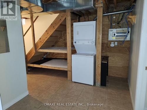 62 Raspberry Trail, Thorold, ON - Indoor Photo Showing Laundry Room