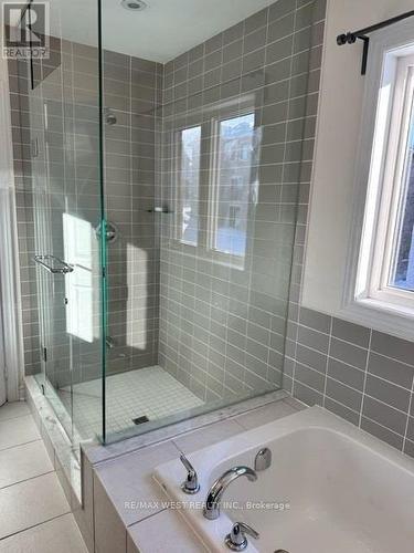 23 Owens Road, New Tecumseth, ON - Indoor Photo Showing Bathroom