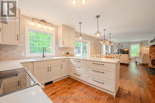 1225 Graham Road, Gravenhurst, ON - Indoor Photo Showing Kitchen With Double Sink With Upgraded Kitchen