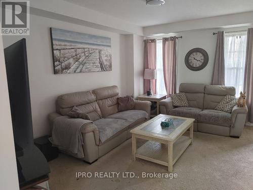 225 Sheffield Street, Southgate, ON - Indoor Photo Showing Living Room