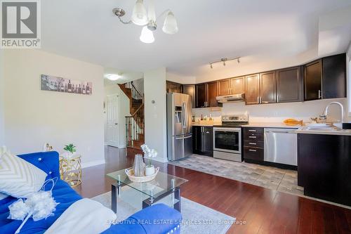 12 Heartview Road, Brampton, ON - Indoor Photo Showing Kitchen