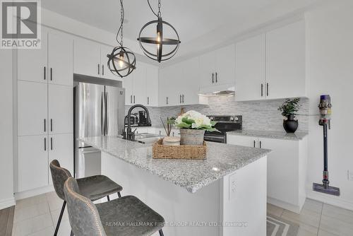 129 Bill Hutchinson Crescent, Clarington, ON - Indoor Photo Showing Kitchen With Upgraded Kitchen