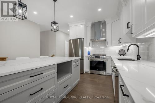 740 Clarence Street, Port Colborne, ON - Indoor Photo Showing Kitchen With Upgraded Kitchen