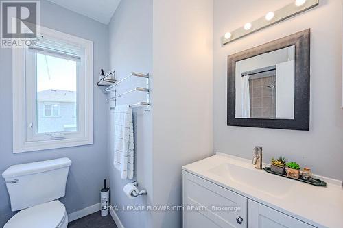 33 - 302 College Avenue W, Guelph, ON - Indoor Photo Showing Bathroom