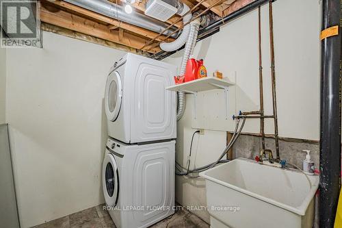 33 - 302 College Avenue W, Guelph, ON - Indoor Photo Showing Laundry Room