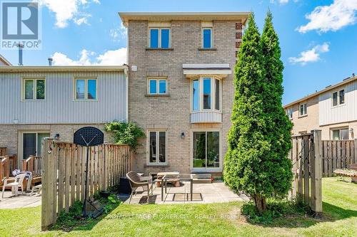 33 - 302 College Avenue W, Guelph, ON - Outdoor With Exterior