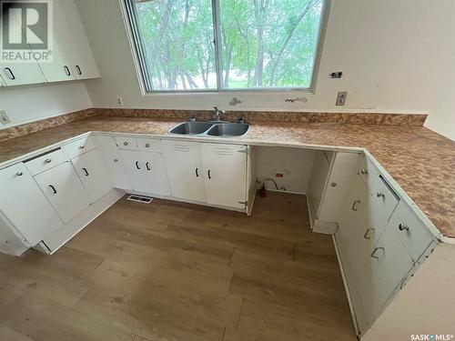 1250 12Th Street W, Prince Albert, SK - Indoor Photo Showing Kitchen With Double Sink