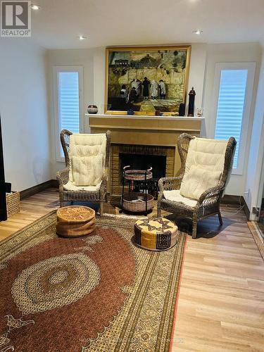 17 Mortimer Court, Vaughan (Crestwood-Springfarm-Yorkhill), ON - Indoor Photo Showing Living Room With Fireplace