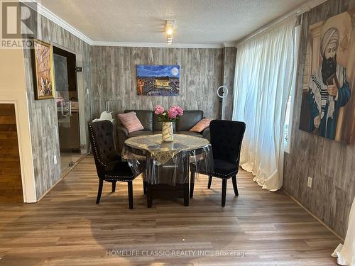 17 Mortimer Court, Vaughan (Crestwood-Springfarm-Yorkhill), ON - Indoor Photo Showing Dining Room