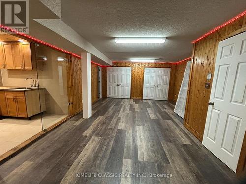 17 Mortimer Court, Vaughan, ON - Indoor Photo Showing Other Room