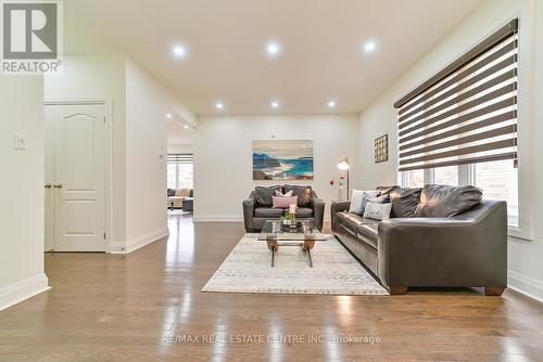 13 Dunley Crescent, Brampton, ON - Indoor Photo Showing Living Room