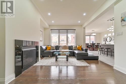 13 Dunley Crescent, Brampton, ON - Indoor Photo Showing Living Room