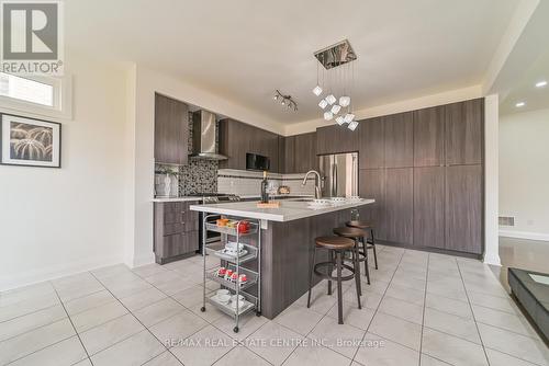13 Dunley Crescent, Brampton, ON - Indoor Photo Showing Kitchen With Upgraded Kitchen
