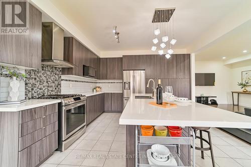 13 Dunley Crescent, Brampton, ON - Indoor Photo Showing Kitchen With Double Sink With Upgraded Kitchen