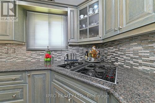 16 Bryant Court, Brampton, ON - Indoor Photo Showing Kitchen With Upgraded Kitchen