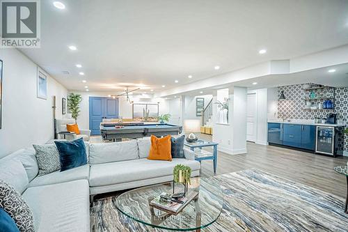 645 Canyon Street, Mississauga, ON - Indoor Photo Showing Living Room