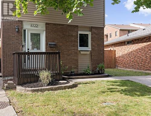 8522 Foxhill, Windsor, ON - Outdoor With Exterior