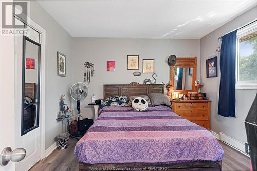 8522 Foxhill, Windsor, ON - Indoor Photo Showing Bedroom