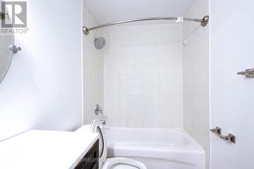 504 - 931 Wonderland Road S, London, ON - Indoor Photo Showing Bathroom