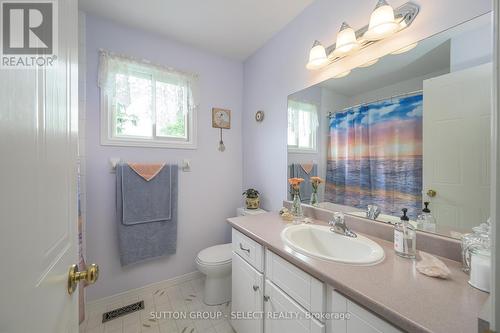 7 Julia Court, London, ON - Indoor Photo Showing Bathroom