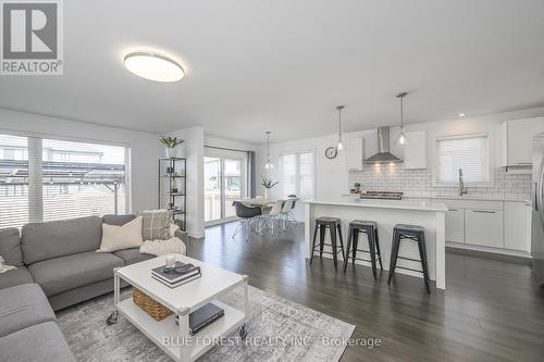 1938 Foxridge Crescent, London, ON - Indoor Photo Showing Living Room