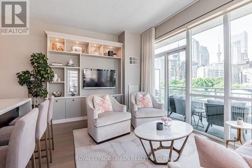 535 - 112 George Street, Toronto, ON - Indoor Photo Showing Living Room