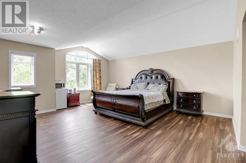 100 Monterossa Street, Ottawa, ON - Indoor Photo Showing Bedroom