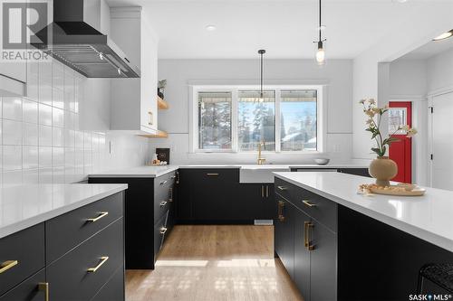 823 Osborne Street, Saskatoon, SK - Indoor Photo Showing Kitchen With Upgraded Kitchen
