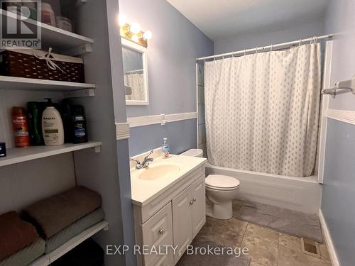 18 Anne Street, Quinte West, ON - Indoor Photo Showing Bathroom