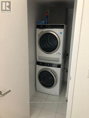 2109 - 219 Dundas Street E, Toronto, ON - Indoor Photo Showing Laundry Room