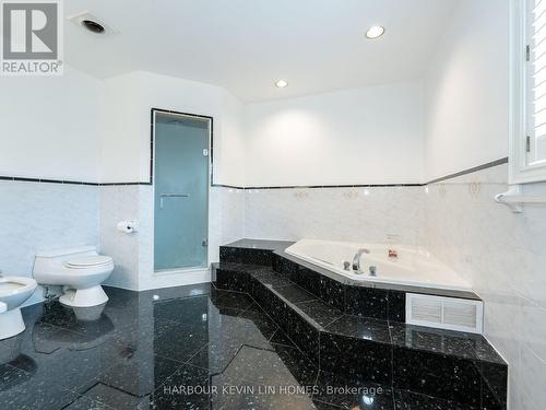 130 Grey Alder Avenue, Richmond Hill, ON - Indoor Photo Showing Bathroom