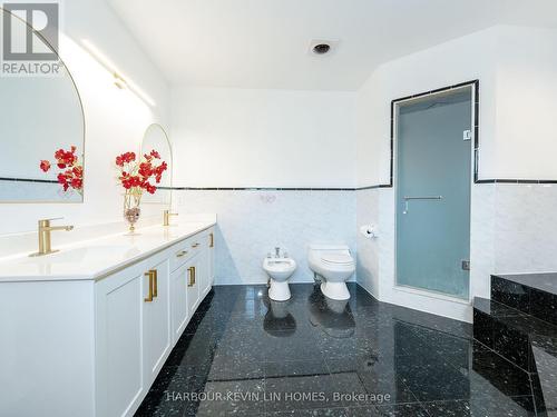 130 Grey Alder Avenue, Richmond Hill, ON - Indoor Photo Showing Bathroom