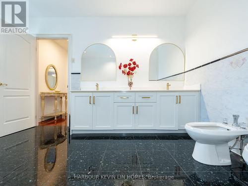 130 Grey Alder Avenue, Richmond Hill, ON - Indoor Photo Showing Bathroom