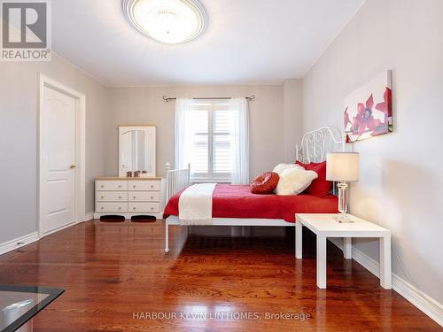 130 Grey Alder Avenue, Richmond Hill, ON - Indoor Photo Showing Bedroom