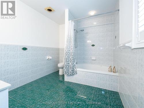 130 Grey Alder Avenue, Richmond Hill, ON - Indoor Photo Showing Bathroom