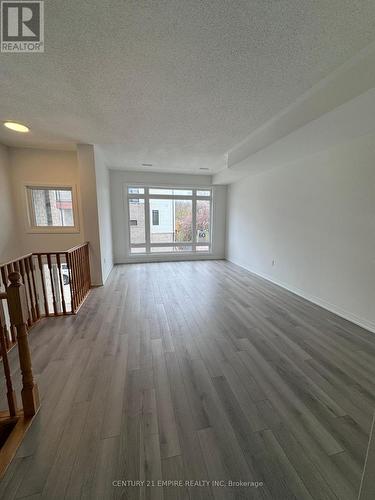 33 - 60 Sidney Rose Common Place, St. Catharines, ON - Indoor Photo Showing Living Room