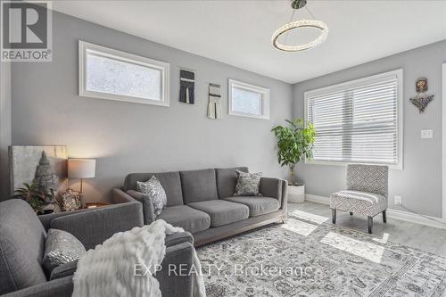 91 Page Street, St. Catharines, ON - Indoor Photo Showing Living Room