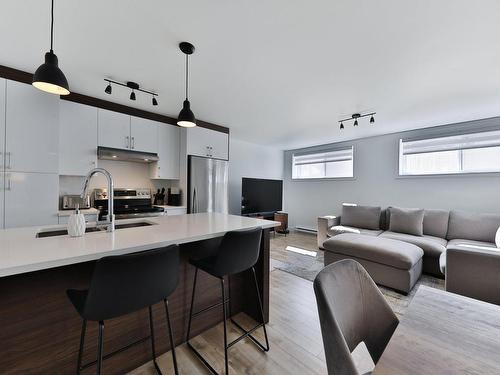 IntÃ©rieur - 3321 Rue De L'Université, Longueuil (Saint-Hubert), QC - Indoor Photo Showing Kitchen With Upgraded Kitchen