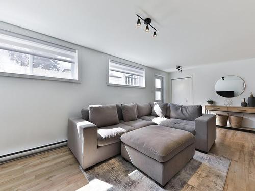 Salon - 3321 Rue De L'Université, Longueuil (Saint-Hubert), QC - Indoor Photo Showing Living Room