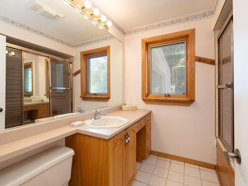 Salle de bains - 80 Av. Aurora, Pointe-Claire, QC - Indoor Photo Showing Bathroom