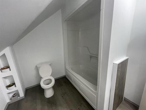 153 Casimir Avenue, Dryden, ON - Indoor Photo Showing Bathroom