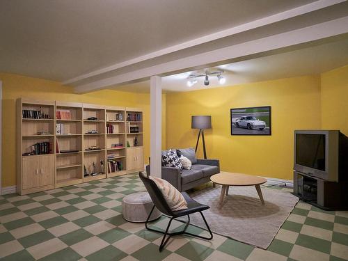 Salle familiale - 1961 Rue Des Saules, Saint-Bruno-De-Montarville, QC - Indoor