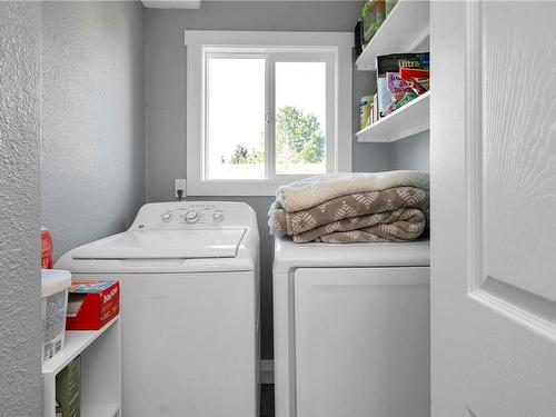 A-925 Watson Cres, Campbell River, BC - Indoor Photo Showing Laundry Room