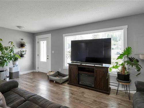 A-925 Watson Cres, Campbell River, BC - Indoor Photo Showing Living Room